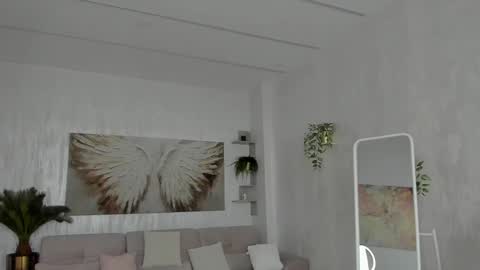 Tiffany Houston online show from 03/26/26, 06:19