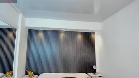 tiffanyhoustton online show from 02/11/26, 11:48