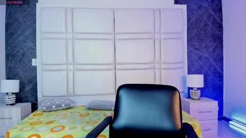 tiffanyhoustton online show from 04/23/26, 11:53