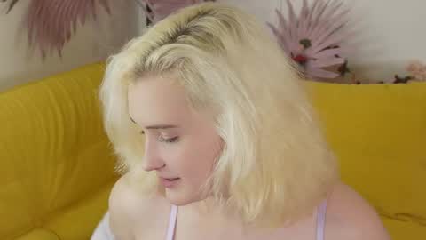 Snapshot of tiffanyjons chatting on 10/28/25, 06:21 tiffanyjons online show from 10/28/25, 06:21