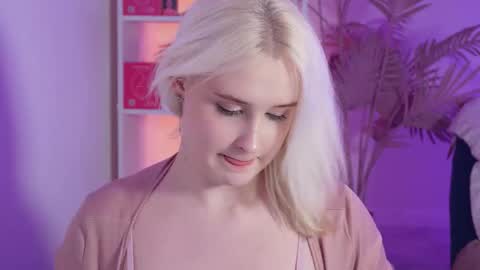 tiffanyjons online show from 03/12/26, 05:41