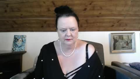 Snapshot of tiffanymature chatting on 04/27/26, 02:59 TiffanyMature online show from 04/27/26, 02:59