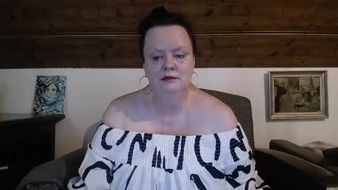 Snapshot of tiffanymature chatting on 05/21/26, 07:26 TiffanyMature online show from 05/21/26, 07:26