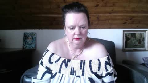 Snapshot of tiffanymature chatting on 05/24/26, 03:06 TiffanyMature online show from 05/24/26, 03:06
