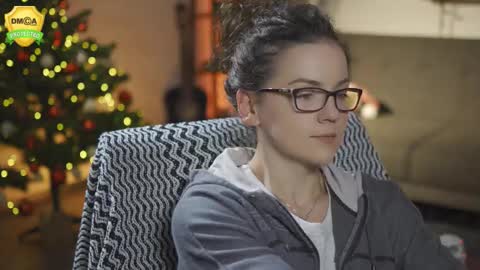 tiffanyriox online show from 12/05/25, 12:41