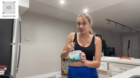 Tiffstreatsxoxo online show from 11/20/25, 04:51