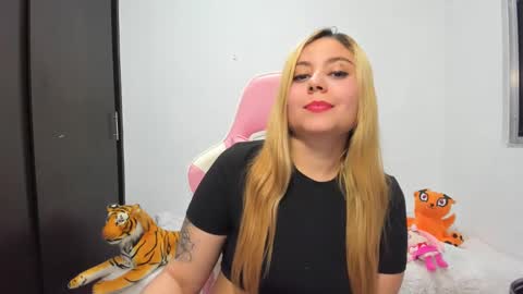 Snapshot of tigerbaby_ chatting on 03/12/25, 12:42 Ana online show from 03/12/25, 12:42