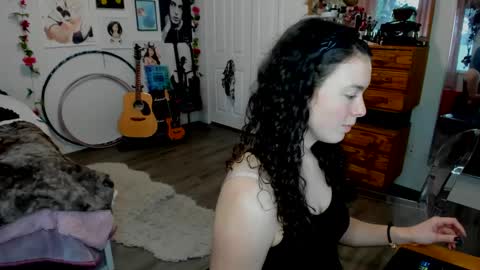 Snapshot of tiggerrosey chatting on 02/21/25, 10:59   All my Links online show from 02/21/25, 10:59