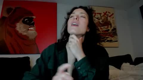 Snapshot of tiggerrosey chatting on 10/28/25, 07:49   All my Links online show from 10/28/25, 07:49