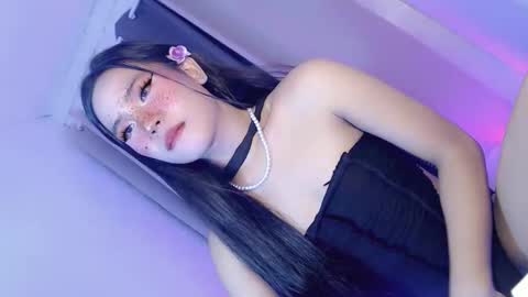 Snapshot of tight_elliana chatting on 09/24/25, 11:02 tight_elliana online show from 09/24/25, 11:02
