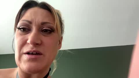 Snapshot of tightblnd chatting on 10/05/25, 08:18 hotfirman92 online show from 10/05/25, 08:18