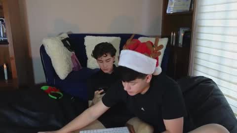 Camilo online show from 12/15/25, 09:41