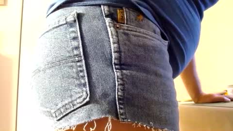 Snapshot of tightshortsspank chatting on 02/08/25, 10:29 Tightshortsspank online show from 02/08/25, 10:29