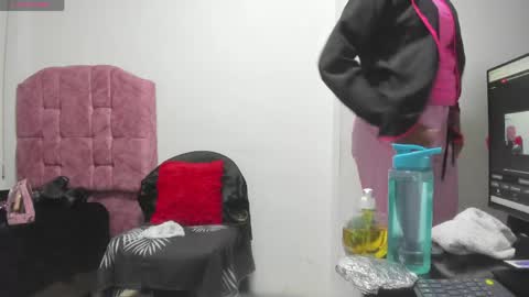 Snapshot of tihara_ladys chatting on 05/18/26, 10:54 tihara_ladys online show from 05/18/26, 10:54