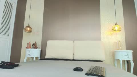 T I F F A N Y online show from 01/12/26, 08:03