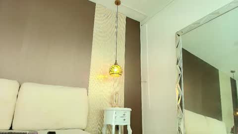 T I F F A N Y online show from 02/25/26, 08:51