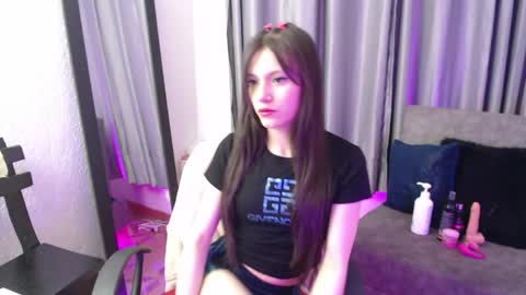 tiinajonus_ online show from 04/22/26, 04:04