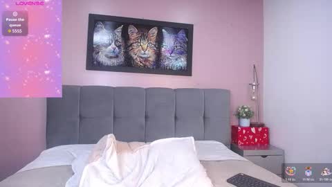 Snapshot of tiiny_emilly chatting on 12/19/25, 08:16 tiiny emilly online show from 12/19/25, 08:16