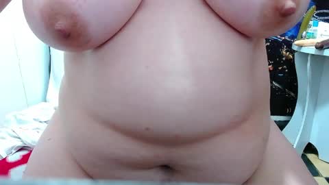 Tila online show from 04/21/26, 02:51