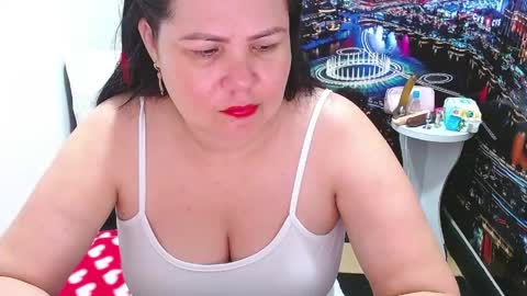 Tila online show from 04/22/26, 01:08