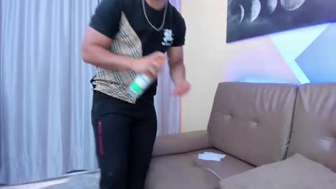 Tyler online show from 03/01/25, 07:26