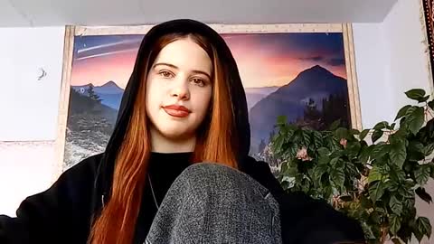 Snapshot of tillietruchan chatting on 02/17/26, 07:27 Natalie online show from 02/17/26, 07:27