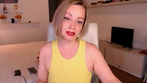 Tilly online show from 11/27/25, 07:49