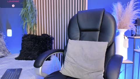 Snapshot of tim__watson chatting on 01/05/25, 11:37 Tim online show from 01/05/25, 11:37