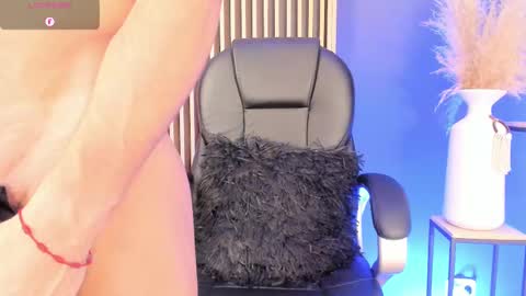 Snapshot of tim__watson chatting on 02/11/25, 02:02 Tim online show from 02/11/25, 02:02