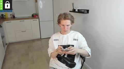 Snapshot of tim_milll chatting on 10/12/25, 09:36 Tim online show from 10/12/25, 09:36