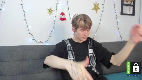 Snapshot of tim_milll chatting on 01/12/26, 03:12 Tim online show from 01/12/26, 03:12