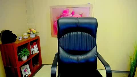 Luisa online show from 02/11/25, 09:09