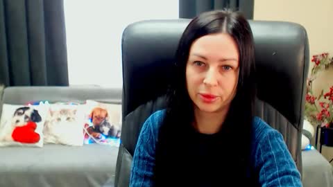 Luisa online show from 04/15/26, 07:59