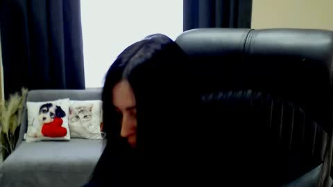 Luisa online show from 04/20/26, 07:44