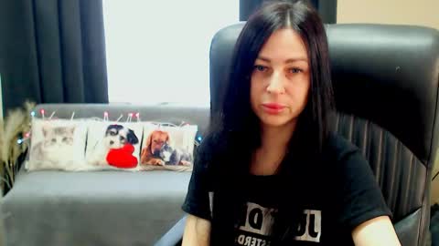 Snapshot of timeparadice chatting on 05/21/26, 07:37 Luisa online show from 05/21/26, 07:37