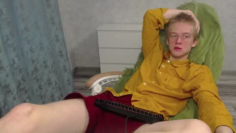 Snapshot of timmy7topcut chatting on 01/04/25, 09:21 Timmy online show from 01/04/25, 09:21