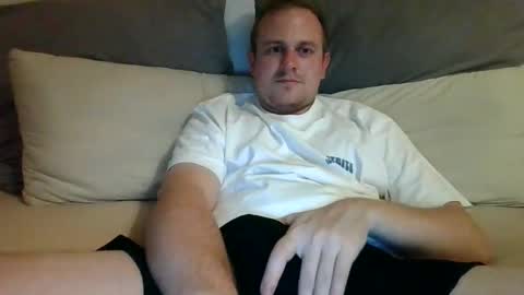 Snapshot of timothy__sf chatting on 11/08/25, 01:17 Tim online show from 11/08/25, 01:17