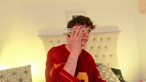 Timothy 21 years old online show from 11/25/25, 04:34