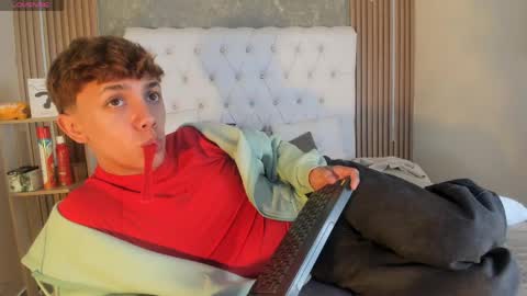 Timothy 21 years old online show from 04/24/26, 07:49