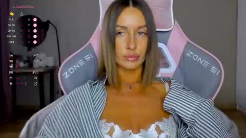 Snapshot of tina__bestie chatting on 06/16/26, 10:40 Tina online show from 06/16/26, 10:40