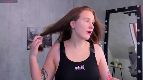 Snapshot of tina_hicks chatting on 02/02/26, 09:52 Stella online show from 02/02/26, 09:52