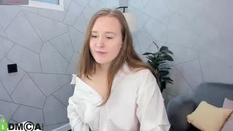 Snapshot of tina_hicks chatting on 02/08/26, 10:40 Stella online show from 02/08/26, 10:40