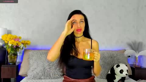 Tina online show from 10/19/25, 10:27