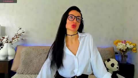 Tina online show from 10/31/25, 09:21