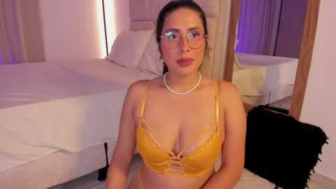 tina_olsen07 online show from 04/20/26, 11:28