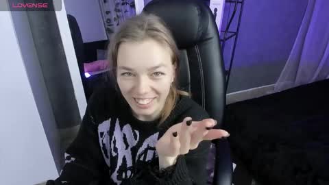 Tina Tayllor MY SHEDULEMondayTuesdaySaturdaySunday online show from 11/17/25, 10:04