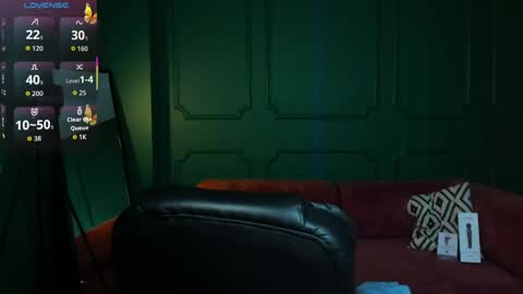 Snapshot of tina_tayllor__ chatting on 05/06/26, 08:36 tina_tayllor__ online show from 05/06/26, 08:36