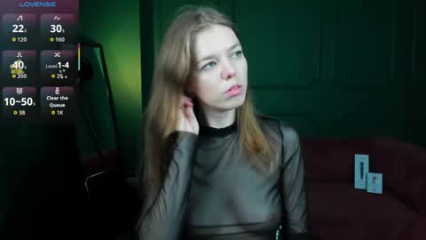 Snapshot of tina_tayllor__ chatting on 06/04/26, 09:32 tina_tayllor__ online show from 06/04/26, 09:32