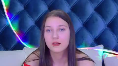 TinaBurton online show from 11/19/25, 04:40