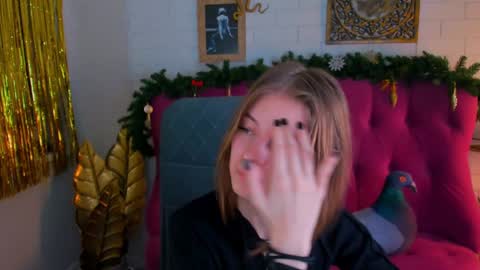 Snapshot of tinadavil chatting on 12/19/24, 08:34 Tina Davil online show from 12/19/24, 08:34